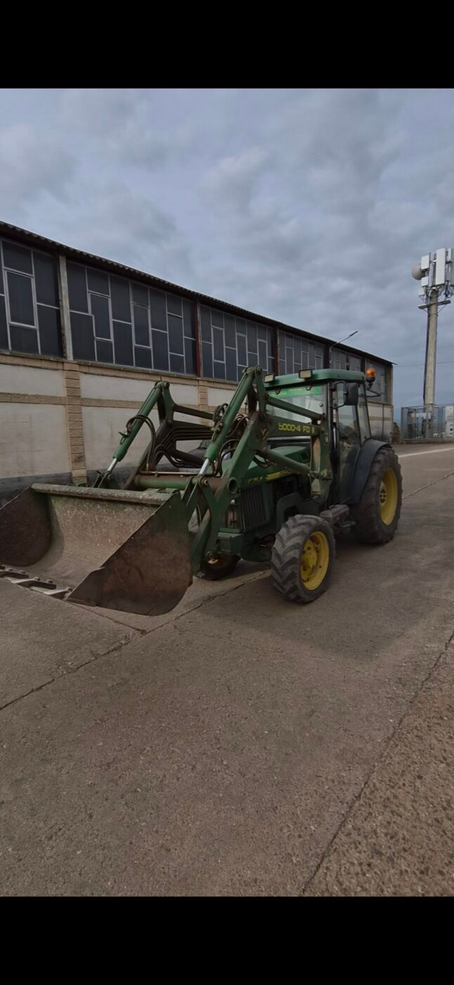 John Deere 5500N