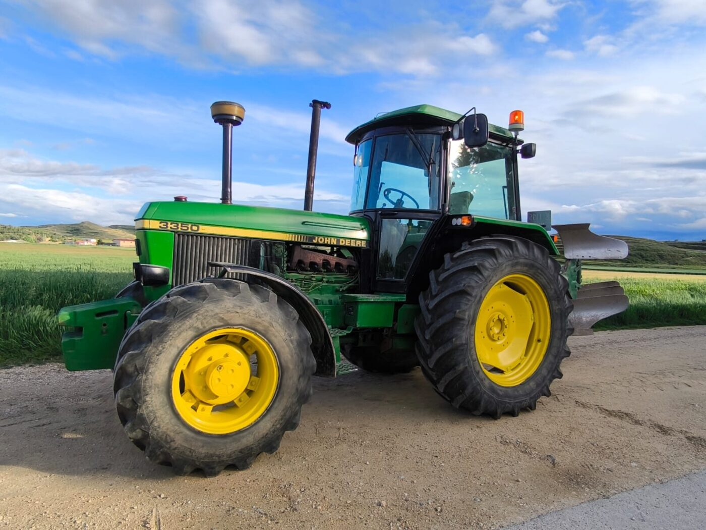 John Deere 3350