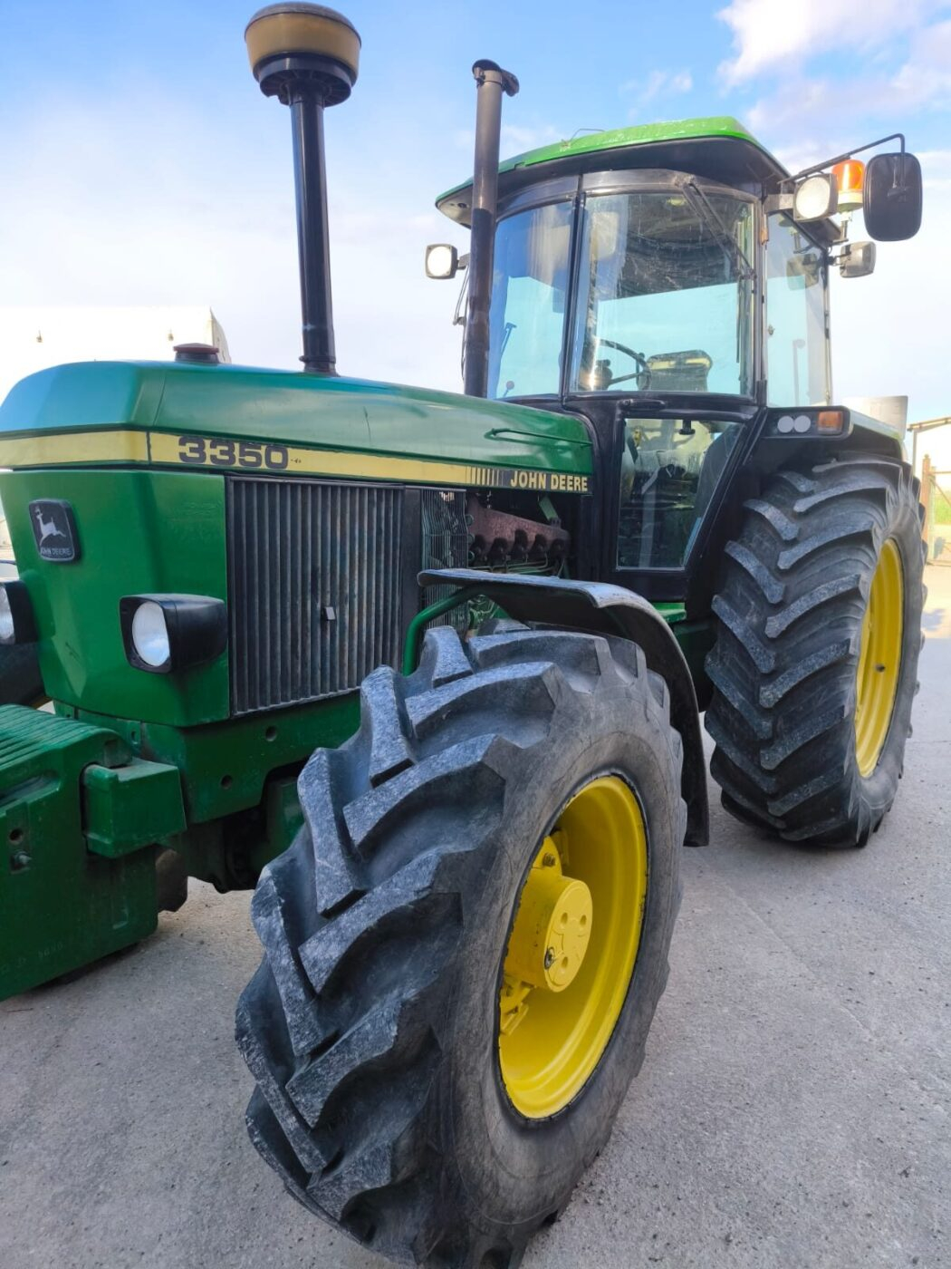 John Deere 3350