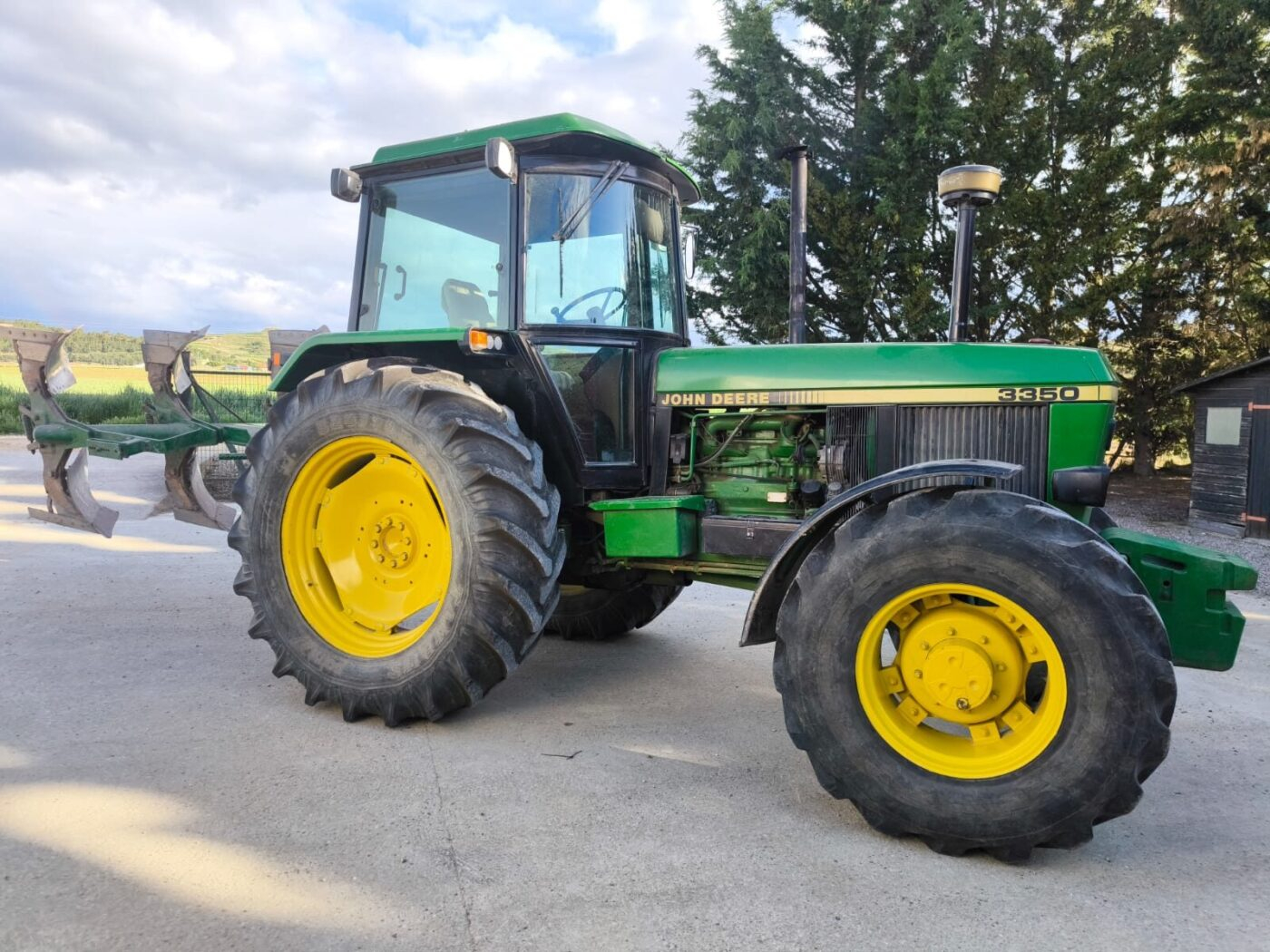 John Deere 3350