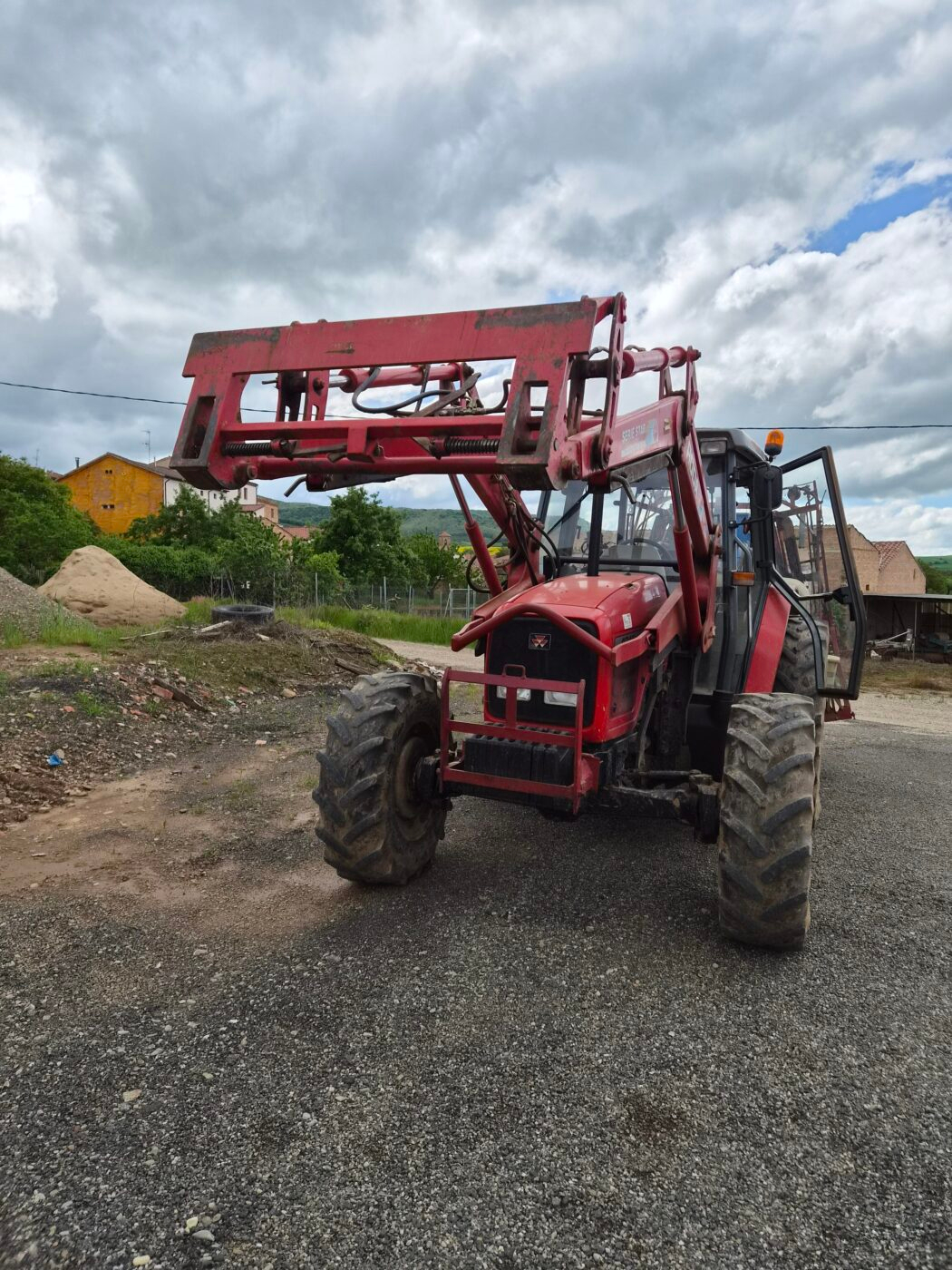 Massey Ferguson MF 4245