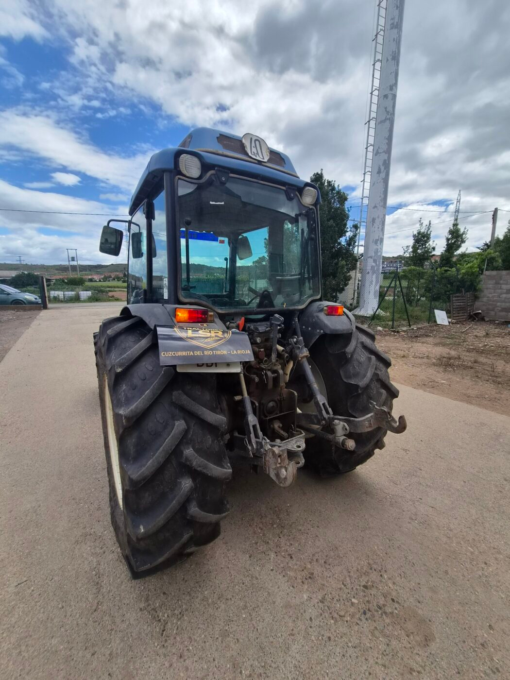 New Holland TN90F