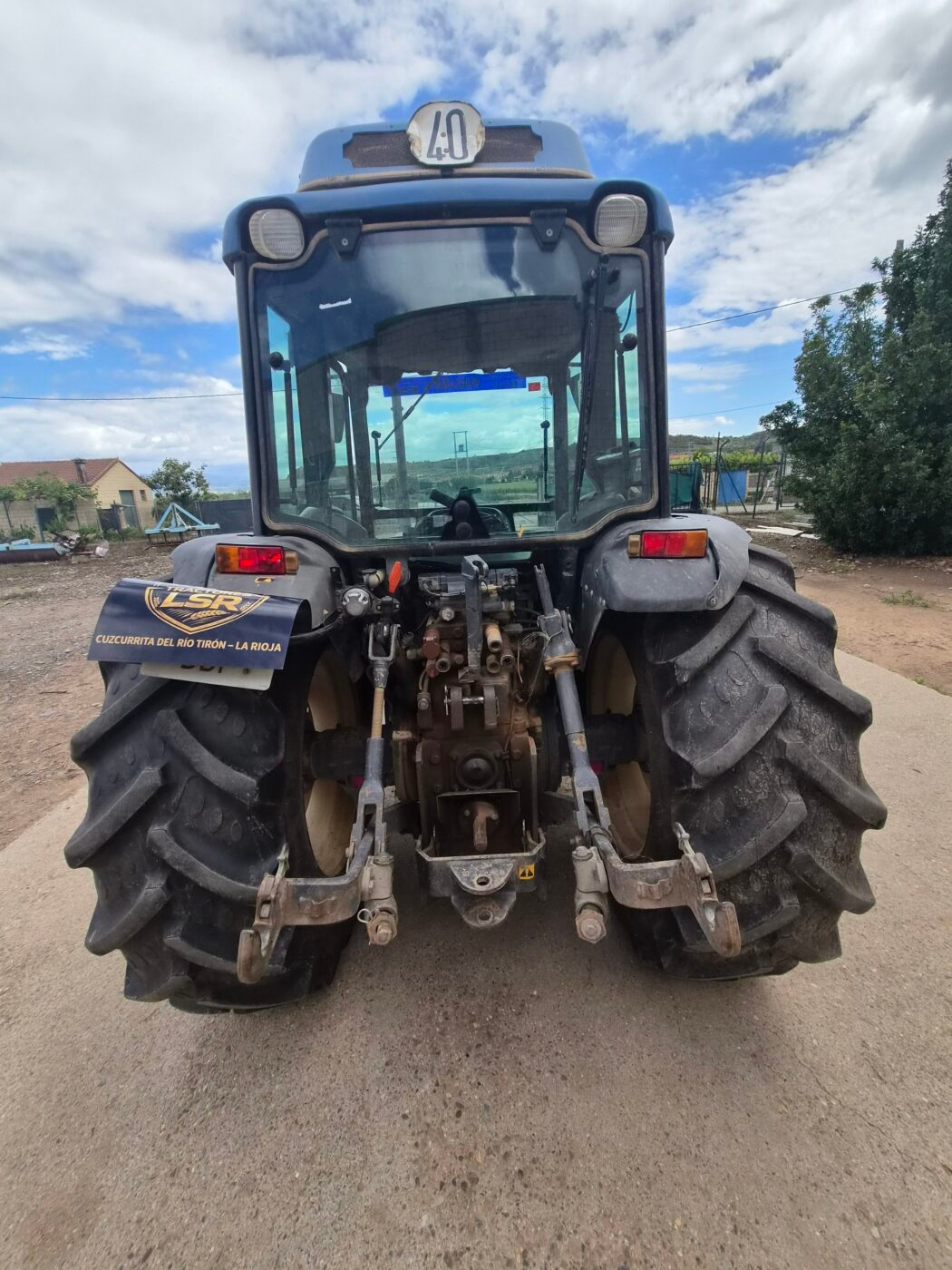 New Holland TN90F
